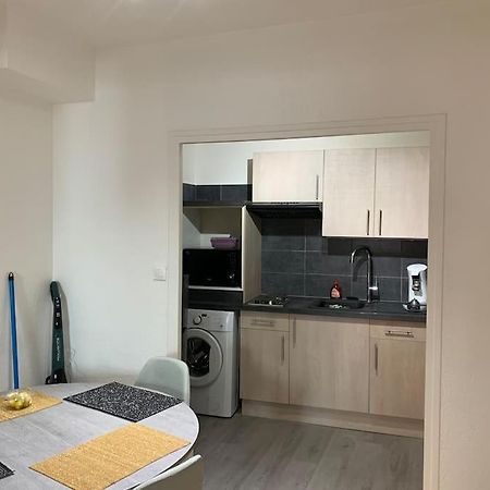 Aubenas : Beau Studio, Proche Du Chateau Bagian luar foto